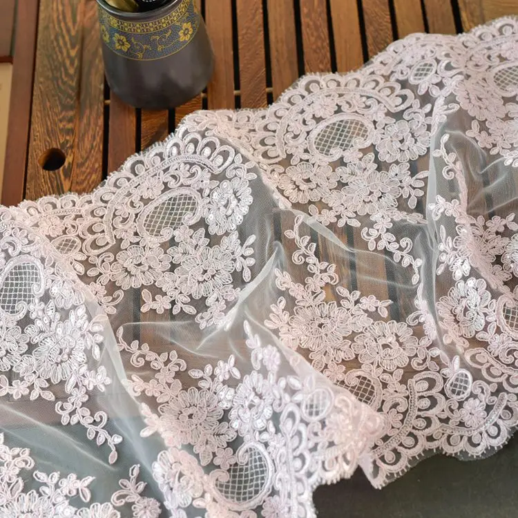 ผ้าลูกไม้ปักเลื่อมหลากสีคุณภาพ - Table Runner Sequin บทวิจารณ์และราคา