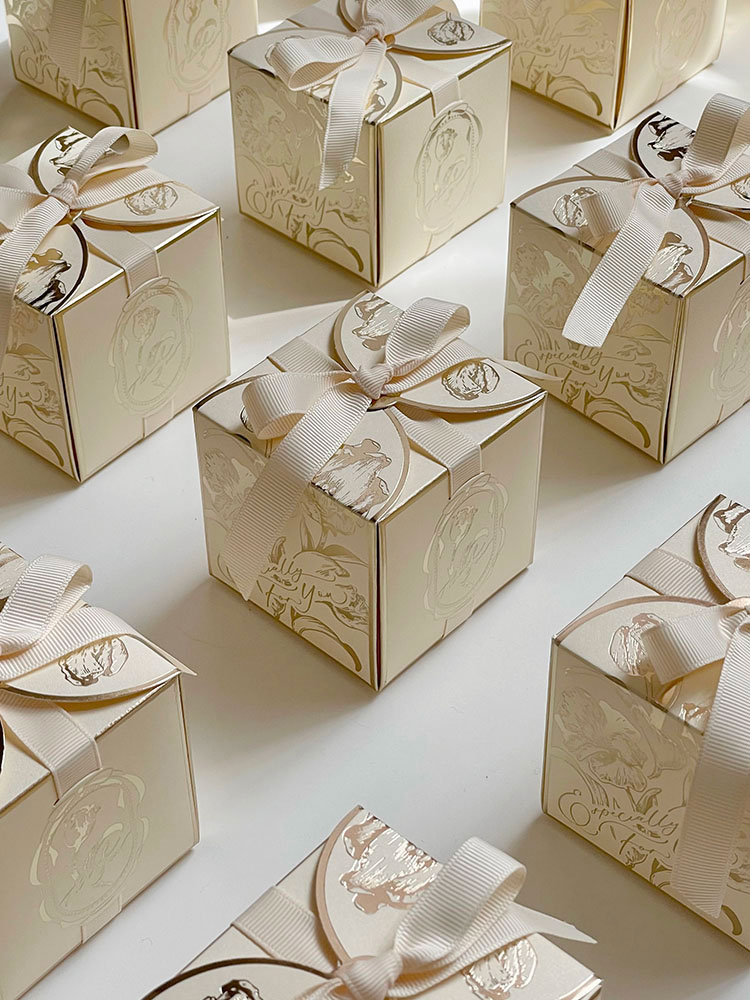 กล่องของขวัญกระดาษสี่เหลี่ยมพร - Wedding Favor Box บทวิจารณ์และราคา